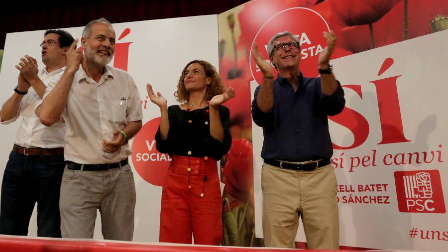 El portaveu del PSOE al senat, Óscar López; els candidats de Tarragona i Barcelona, Joan Ruiz i Meritxell Batet, i l'alcalde Josep Fèlix Ballesteros durant la campanya del 26-J. FOTO: LLUÍ S MILIAN