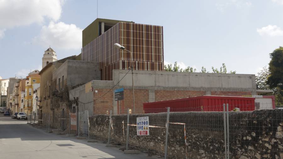 Imagen actual del Mas de l’Hort de l’Abeurador, donde se construirá el futuro Museu del Mamut de La Canonja. FOTO: lluis milián