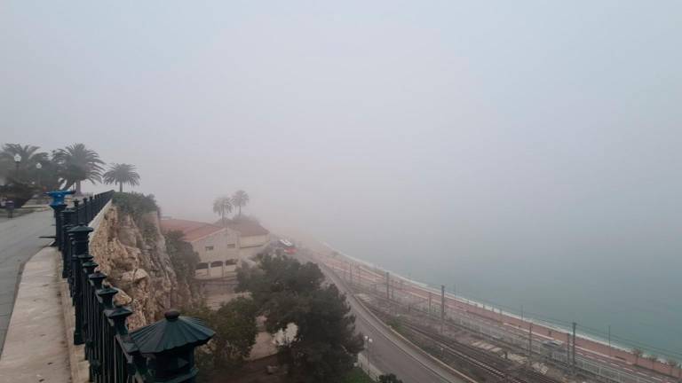 El Balcó del Mediterrani, en Tarragona, con niebla. Foto: Dimi Mamzeridis