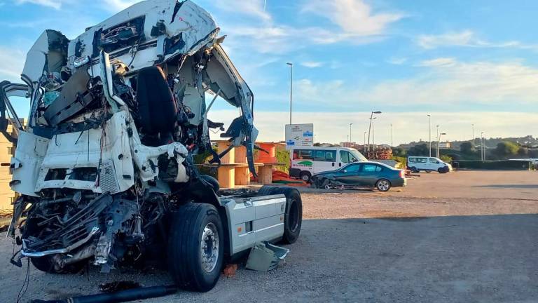 Muere el conductor de un camión en un accidente en Montblanc