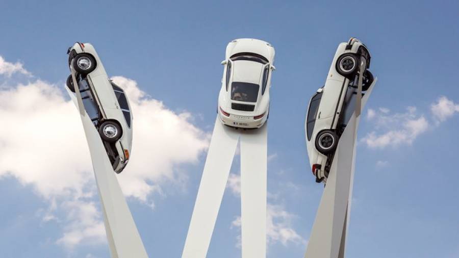 La escultura, situada en la Porscheplatz, se convertirá en el nuevo punto central para los visitantes de todo el mundo.