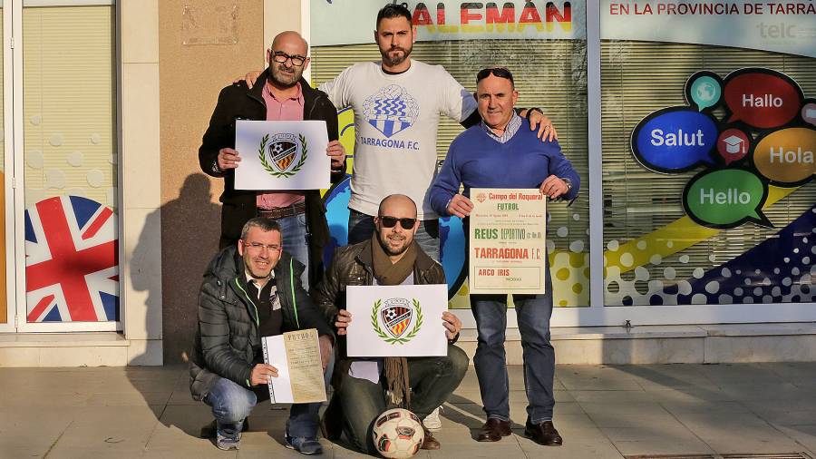 Parte de la nueva junta directiva del refundado Tarragona Futbol Club FOTO: ALBA MARINÉ