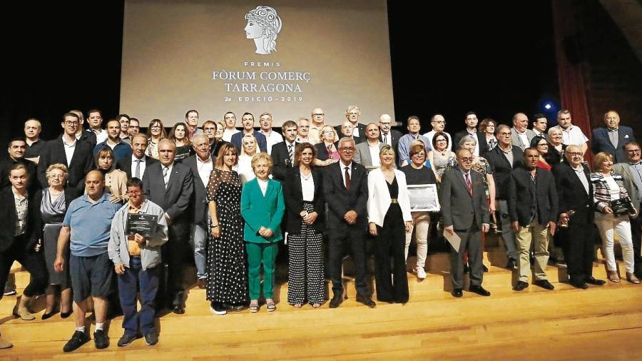 Todos los premiados durante la segunda edición de los Premis Fòrum, ayer en el Palau de Congressos. FOTO: Pere Ferré
